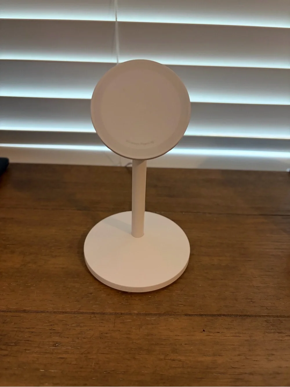 Anker MagGo Qi2 15W Magnetic Wireless Charger Stand White